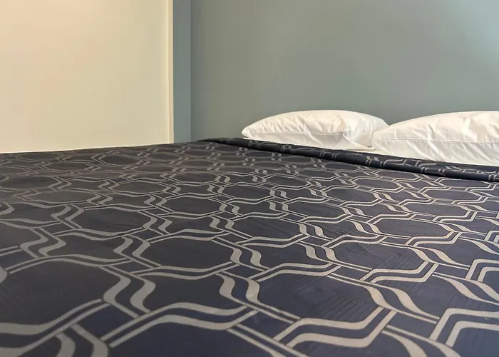 Budget Inn Hollywood